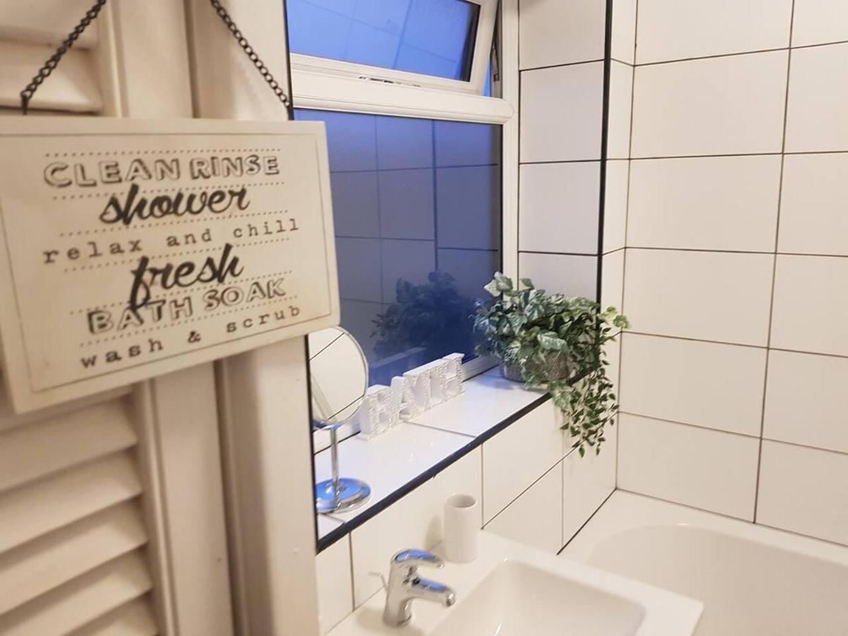 Bright 4-Bed House 15 Min To Manchester Centre 빌라 외부 사진