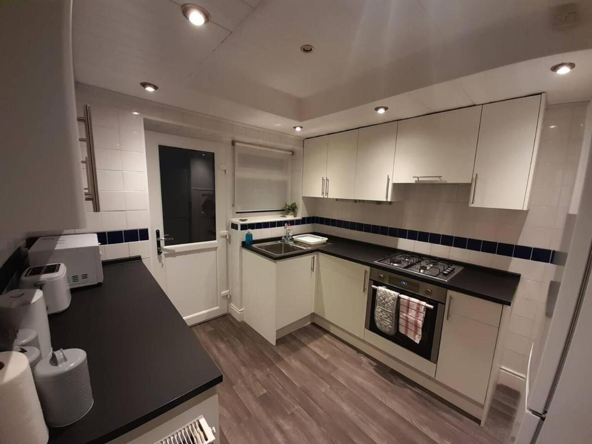 Bright 4-Bed House 15 Min To Manchester Centre 빌라 외부 사진