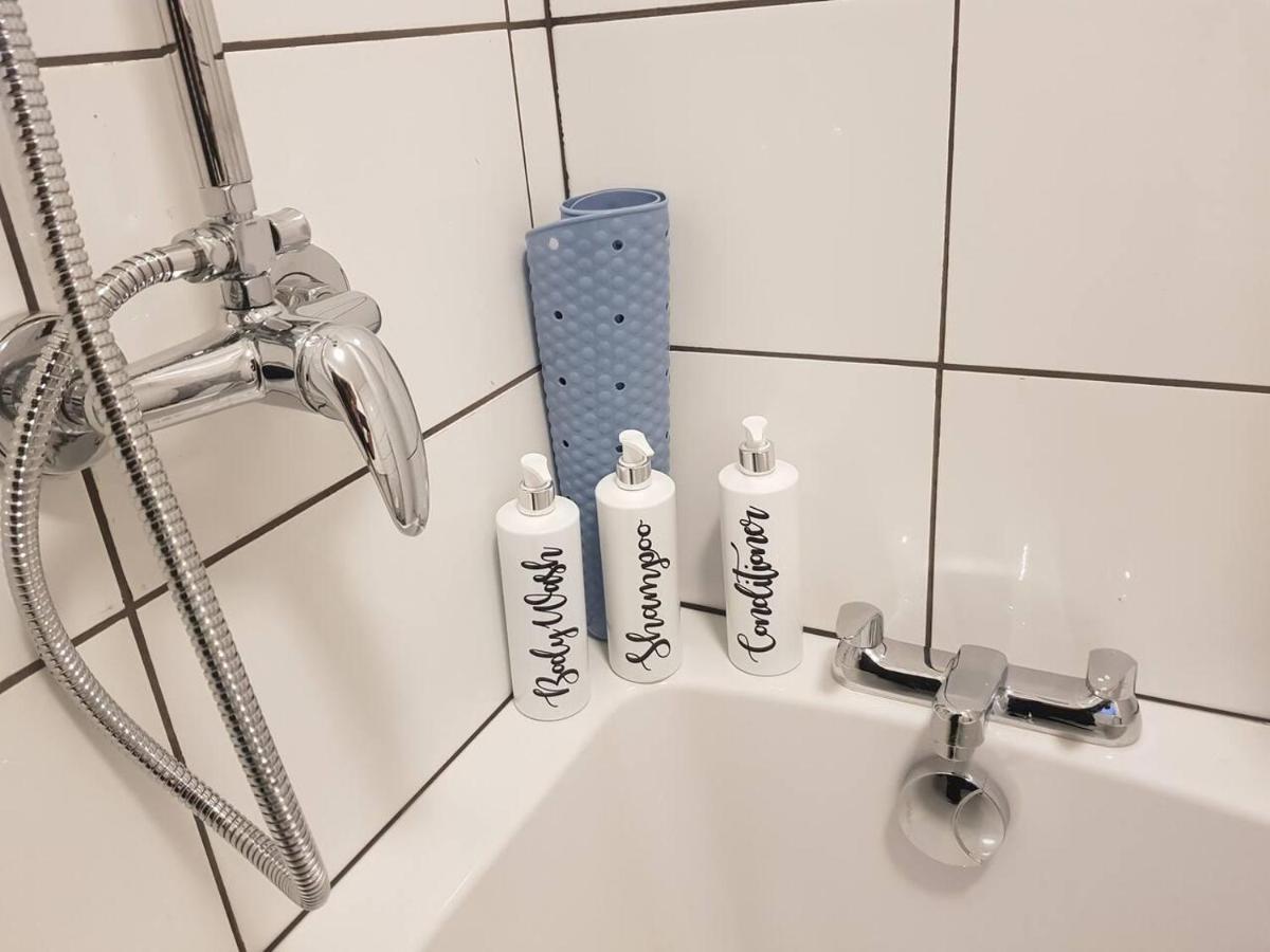 Bright 4-Bed House 15 Min To Manchester Centre 빌라 외부 사진