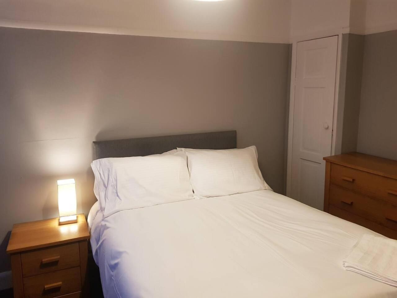 Bright 4-Bed House 15 Min To Manchester Centre 빌라 외부 사진